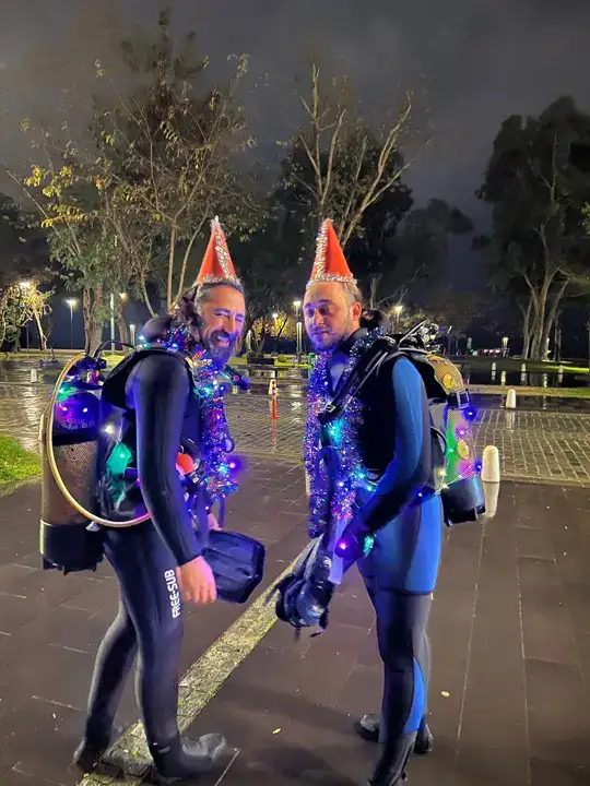 Antalya'da Dalgıçlar 2026'ya Su Altı Mağarasında Girdi! 2